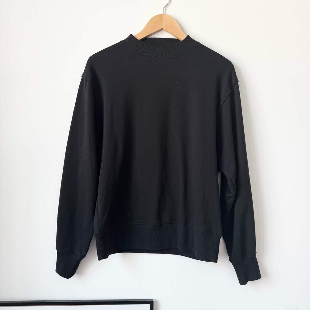 NWOT ALO Yoga Black Crewneck Sweater